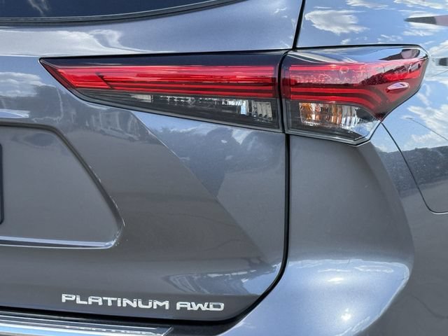 Used 2021 Toyota Highlander Platinum AWD/4WD image 8