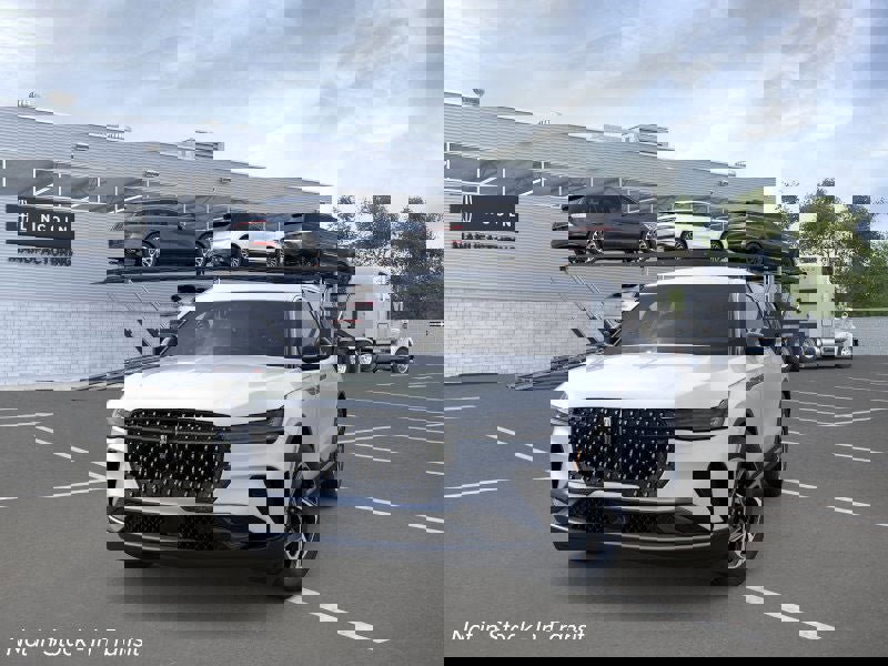 New 2026 Lincoln Nautilus Premier image 2