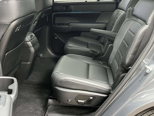 Certified 2025 Hyundai Santa Fe Calligraphy FWD image 16