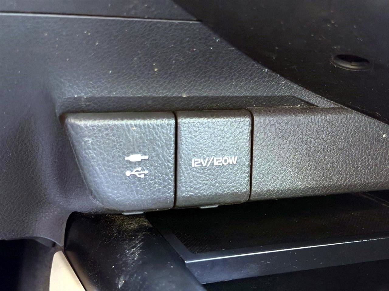Used 2019 Toyota Camry SE w/ Protection Package (Q2) FWD image 22