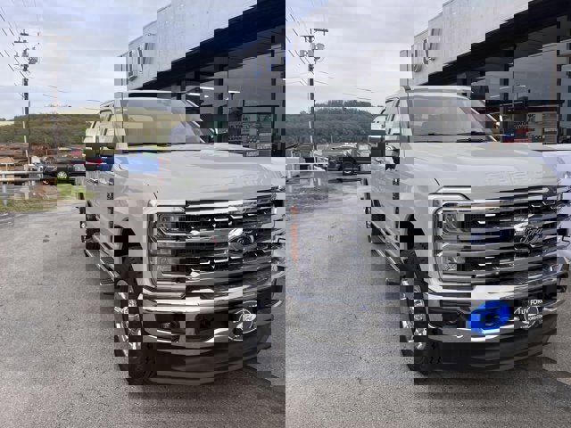New 2025 Ford F250 Lariat w/ Chrome Package
