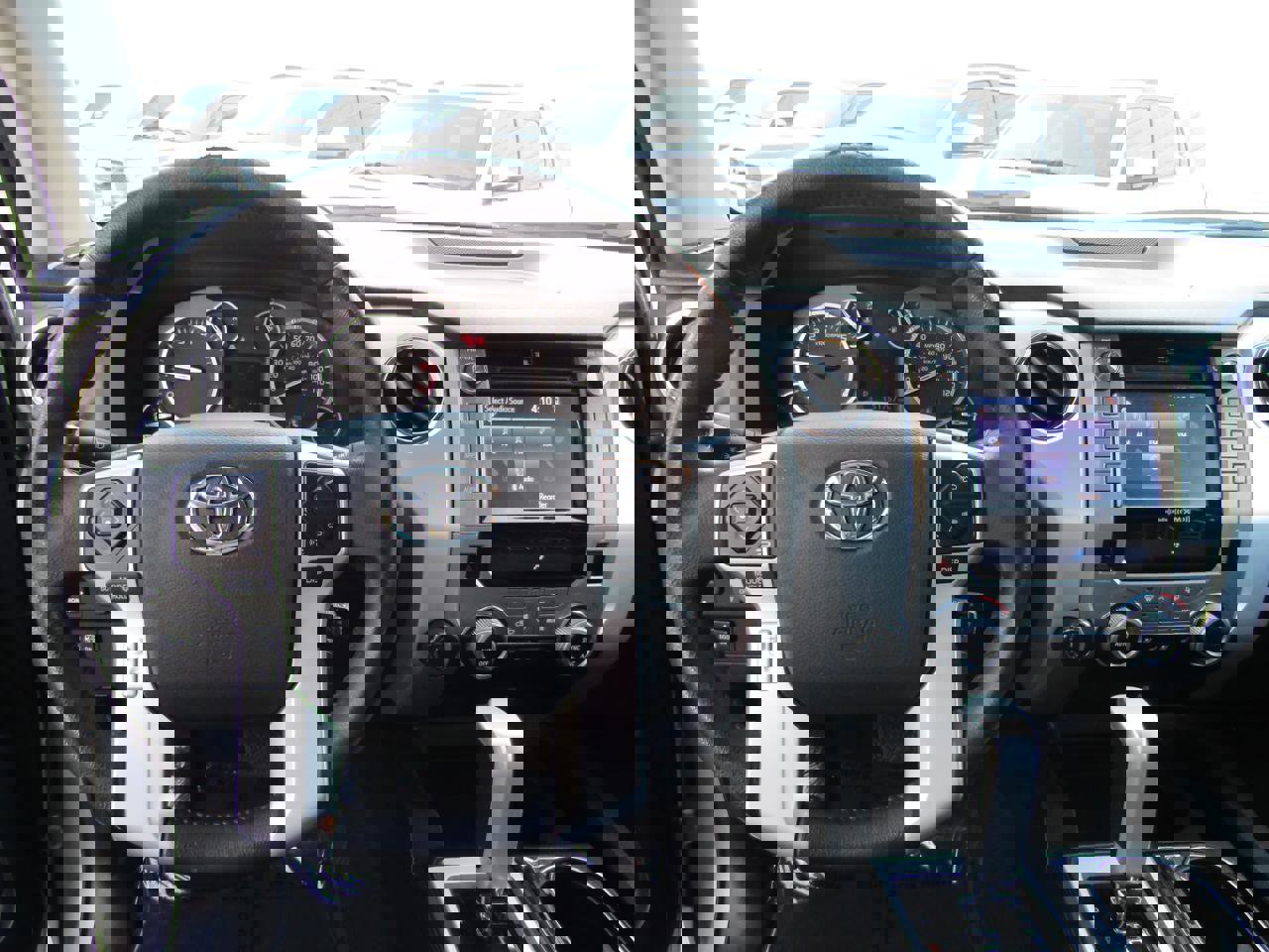 Used 2014 Toyota Tundra Platinum image 16