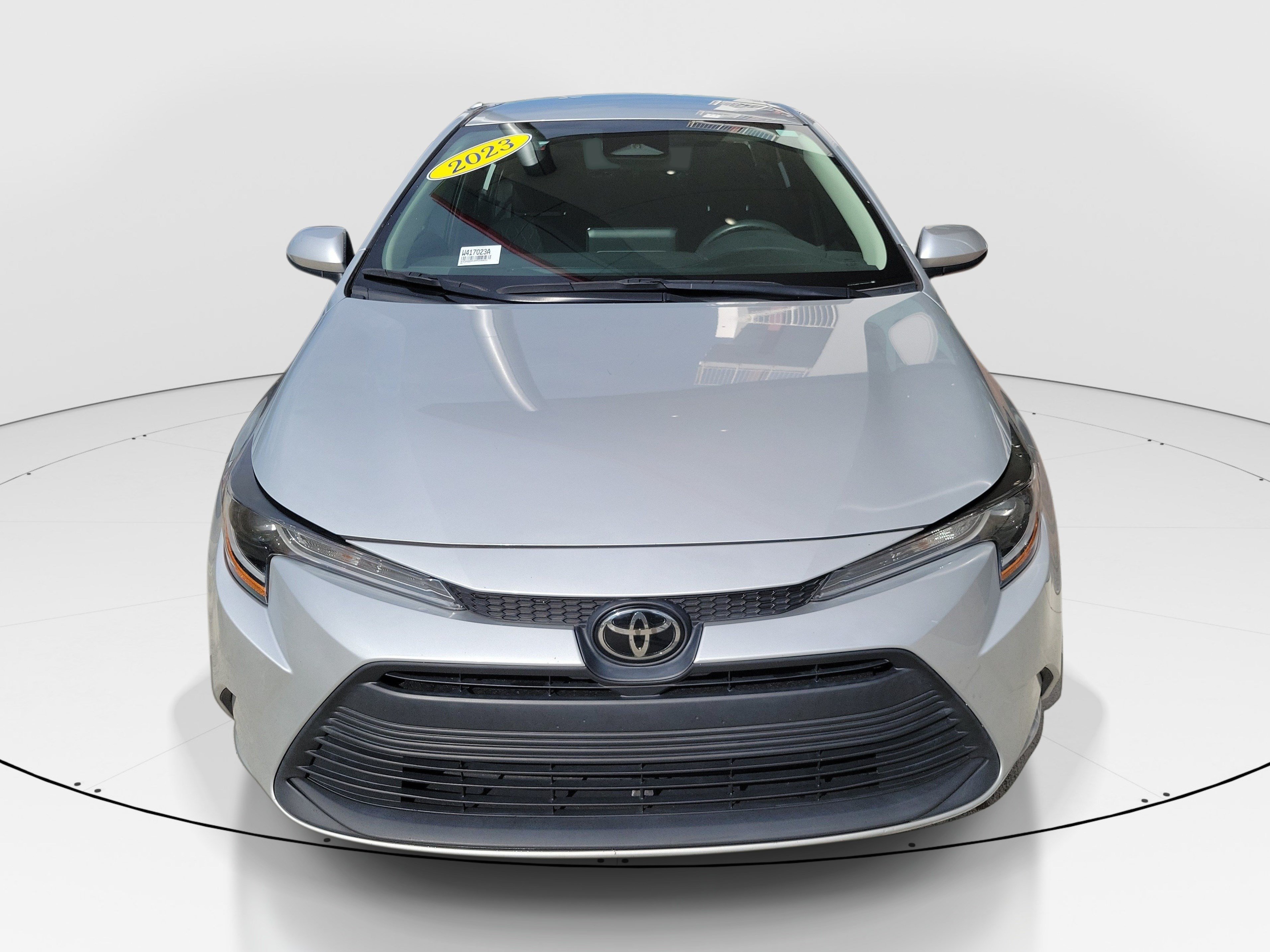 Used 2023 Toyota Corolla LE FWD image 2