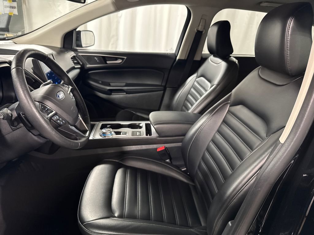 Used 2021 Ford Edge SEL w/ Convenience Package image 9