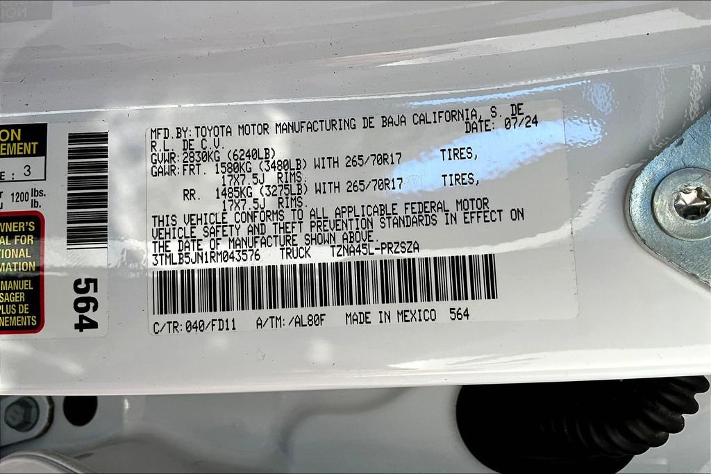 Used 2024 Toyota Tacoma TRD Off-Road image 36