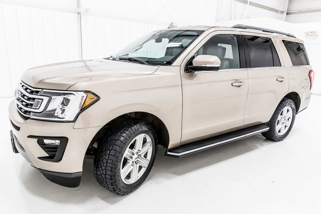 Used 2020 Ford Expedition XLT w/ Equipment Group 202A RWD image 2