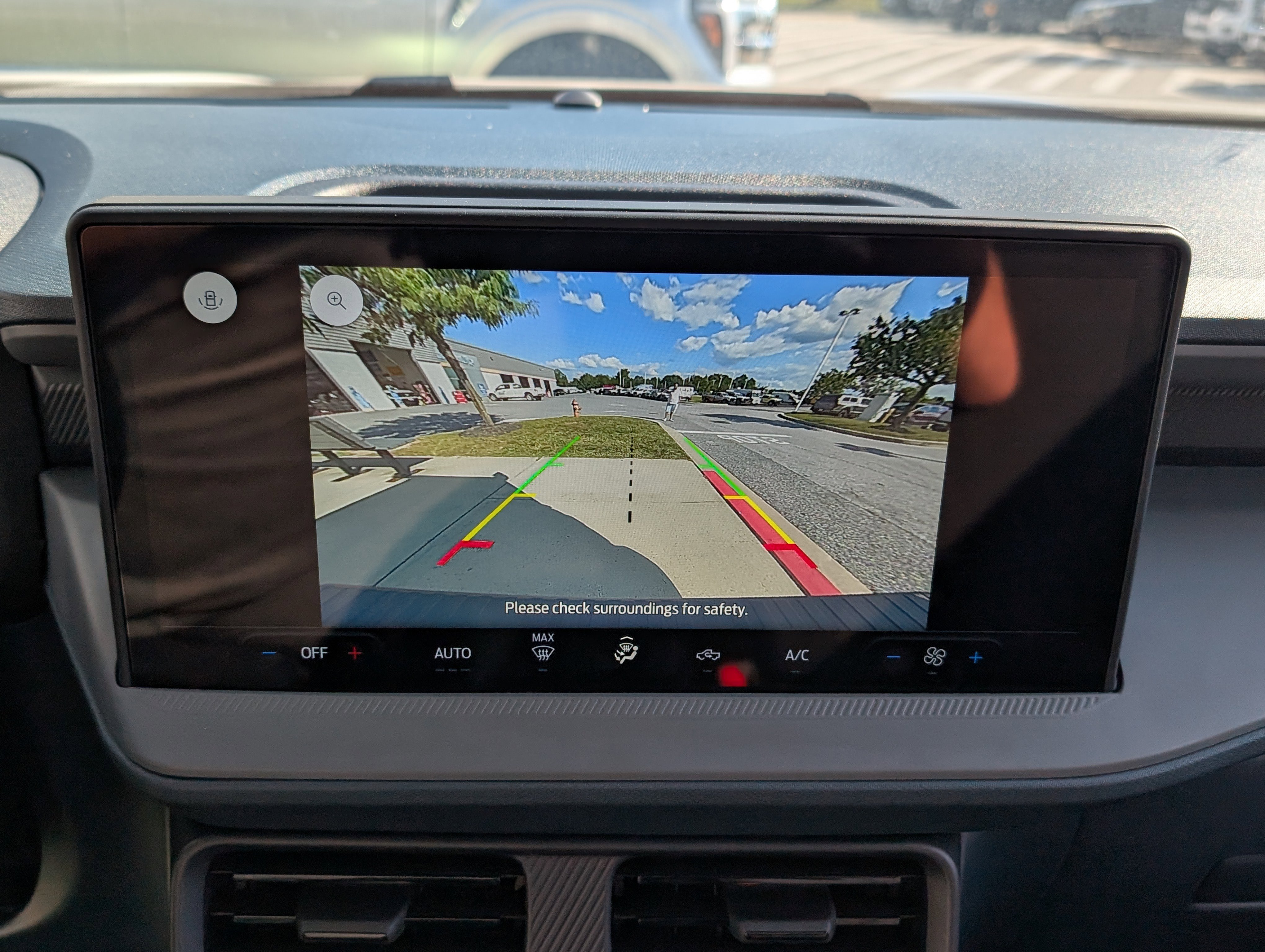 New 2025 Ford Maverick XL w/ Equipment Group 102A image 23