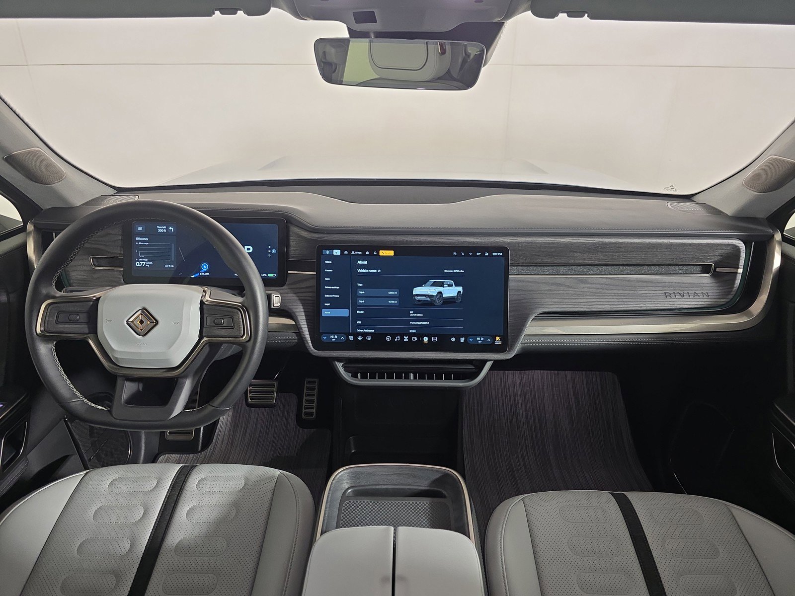 Used 2023 Rivian R1T Launch Edition image 25