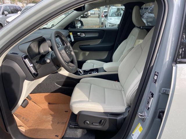 New 2026 Volvo XC40 B5 Ultra w/ Climate Package AWD/4WD image 11