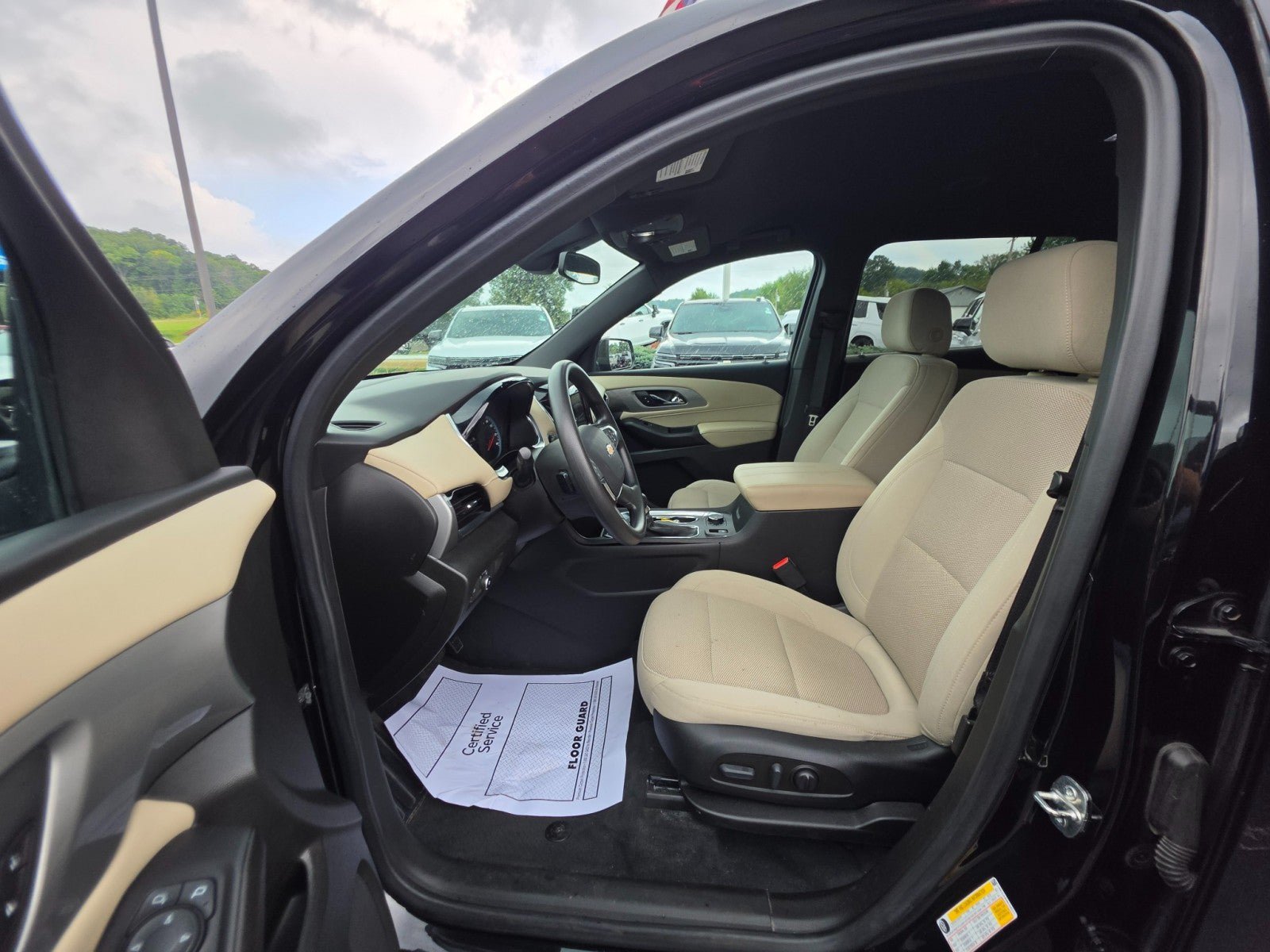 Used 2022 Chevrolet Traverse LS AWD/4WD image 29
