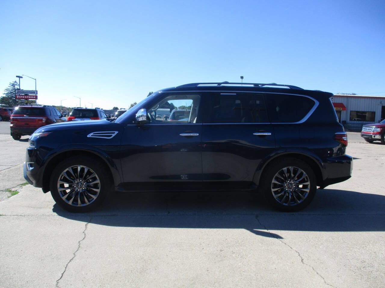 Used 2023 Nissan Armada Platinum w/ Captain's Chairs Package image 3