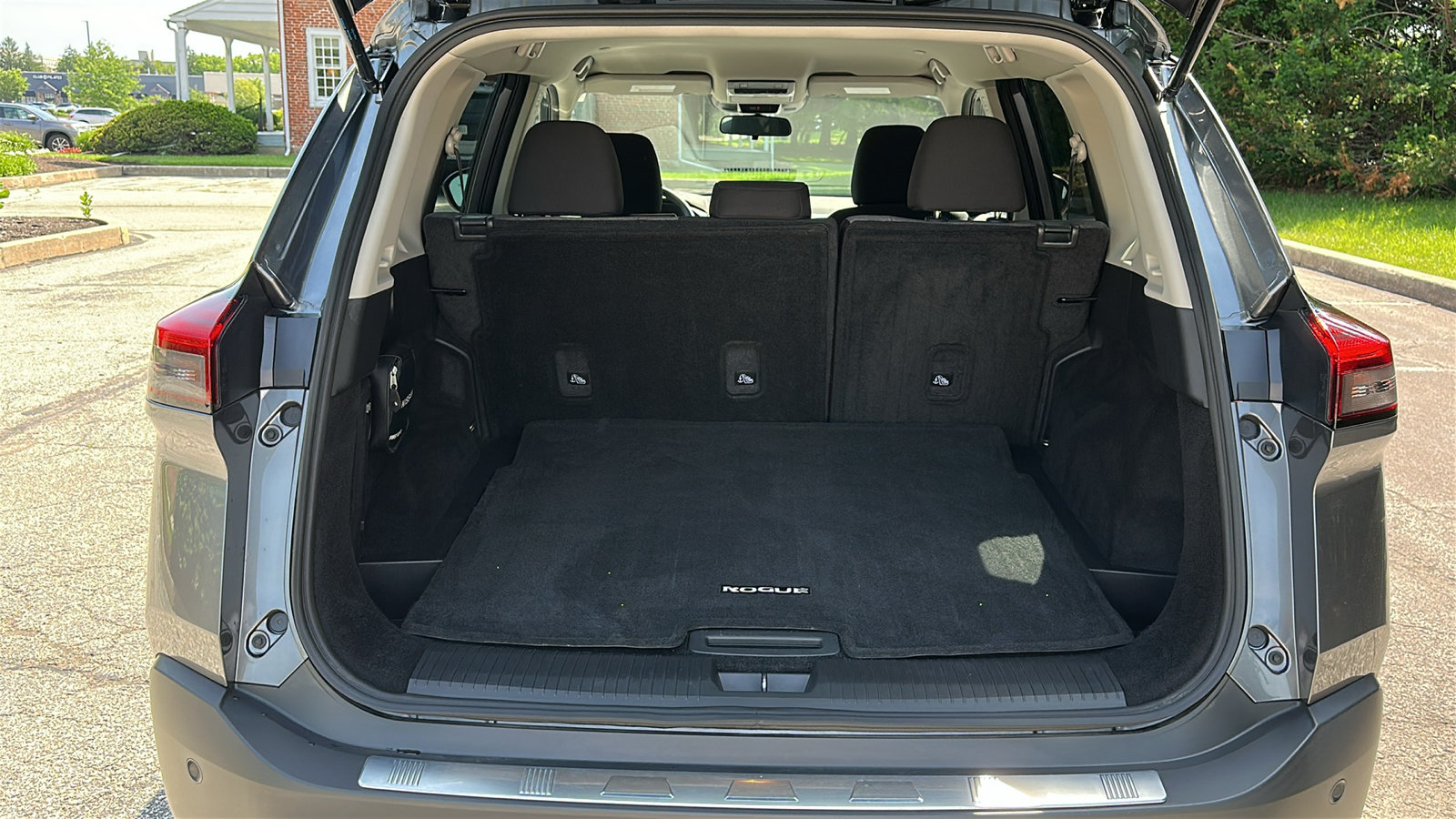 Certified 2023 Nissan Rogue SV AWD/4WD image 6