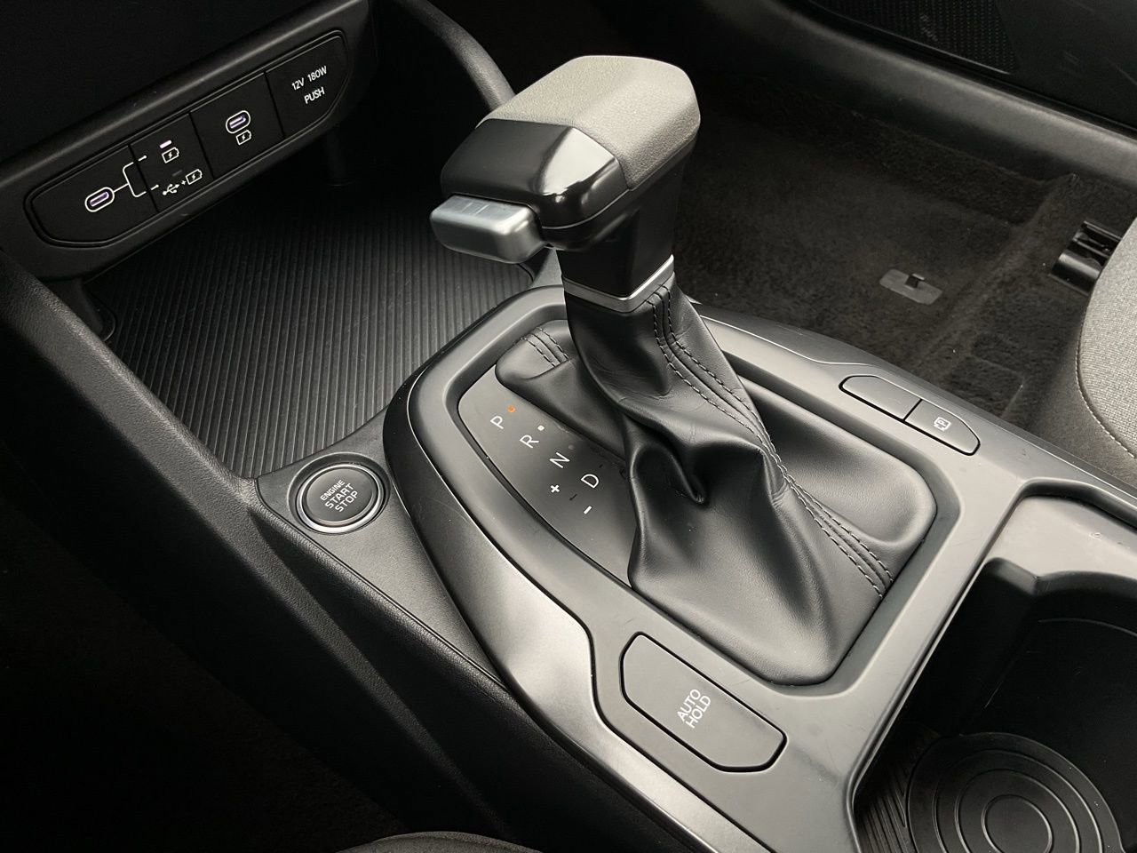 Used 2025 Kia K4 LXS image 32