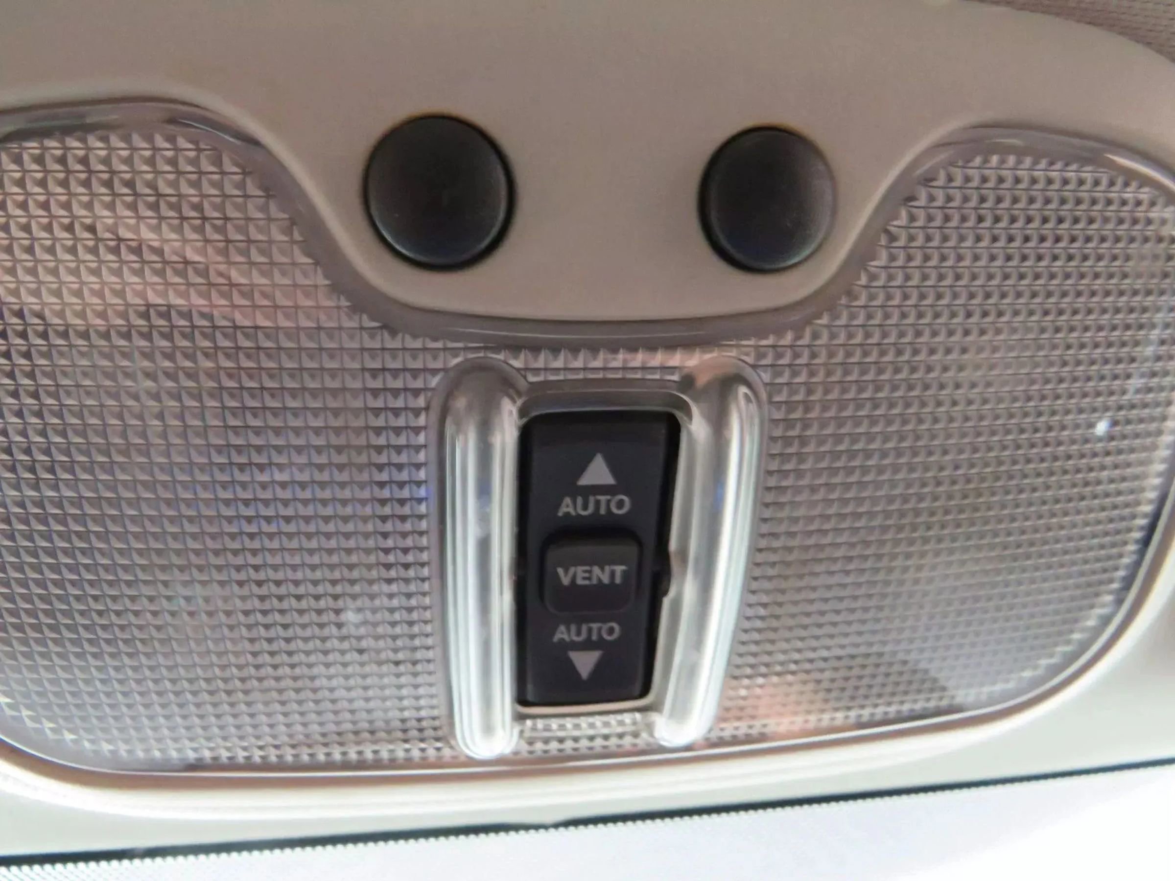 Used 2013 Jeep Compass Latitude w/ Sun/Sound Group FWD image 22