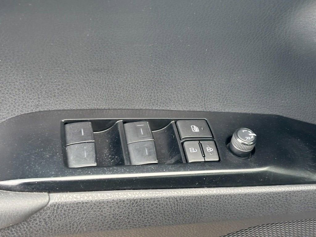 Used 2025 Toyota Camry SE image 24