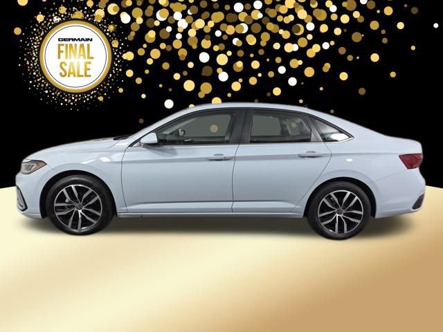 Used 2025 Volkswagen Jetta SE w/ Sunroof Package image 9