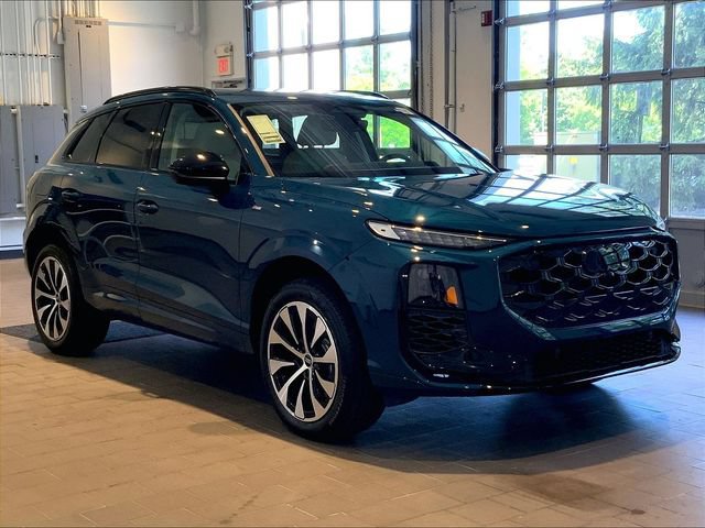 New 2026 Audi Q3 quattro 2.0T AWD/4WD image 1