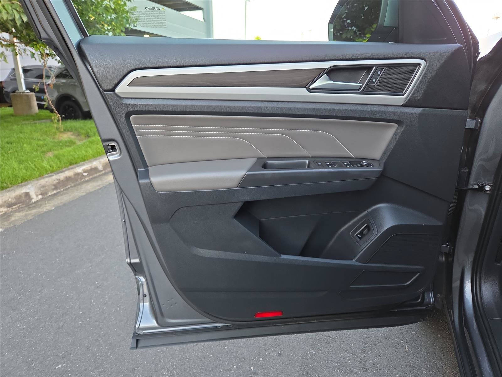 Certified 2023 Volkswagen Atlas SE w/ Panoramic Sunroof Package AWD/4WD image 13