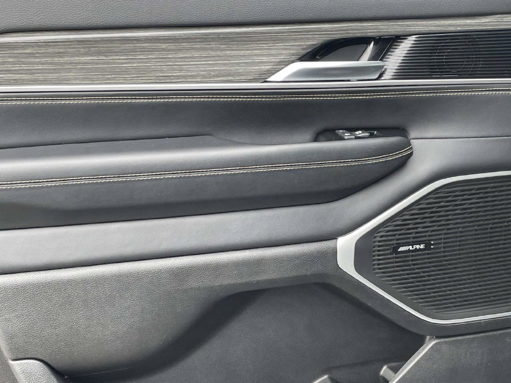 Certified 2022 Jeep Wagoneer Series II w/ Flexible Seating Group AWD/4WD image 23