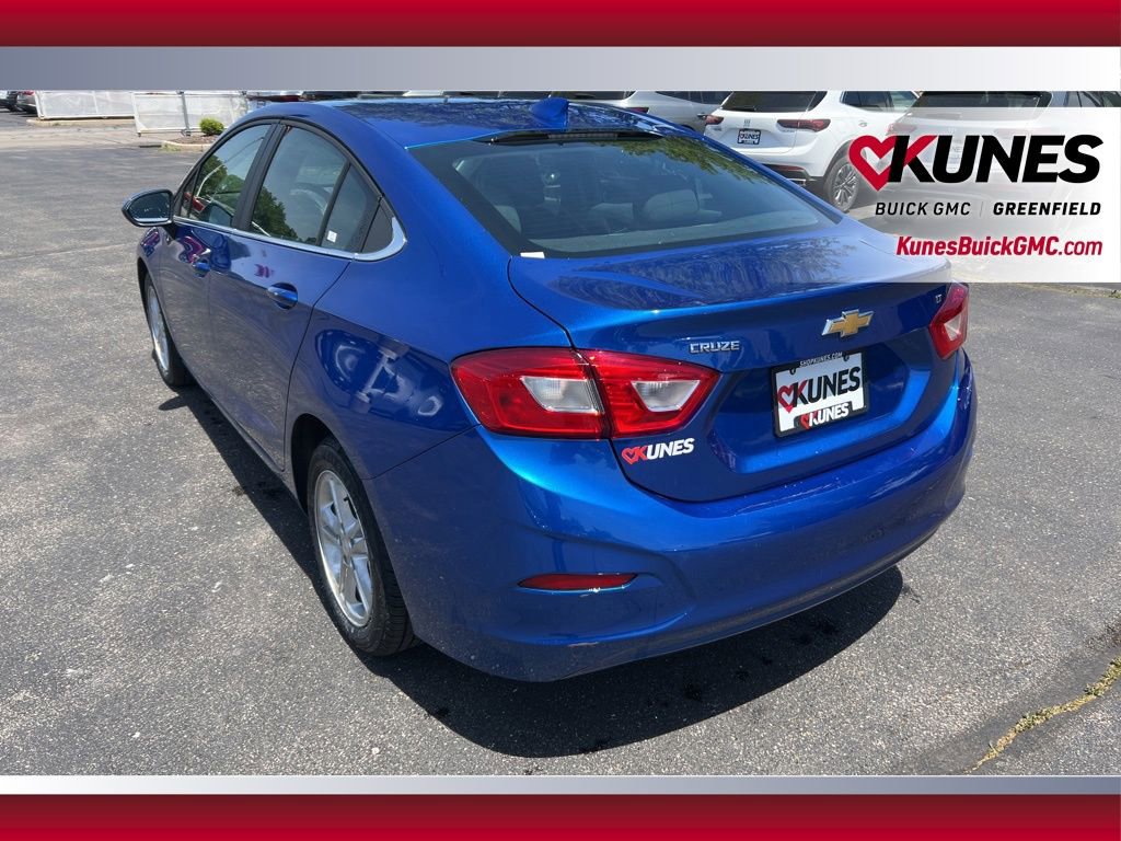 Used 2018 Chevrolet Cruze LT w/ Convenience Package FWD image 7