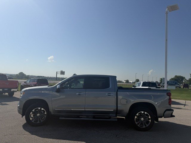 Used 2026 Chevrolet Silverado 1500 High Country w/ Technology Package AWD/4WD image 6