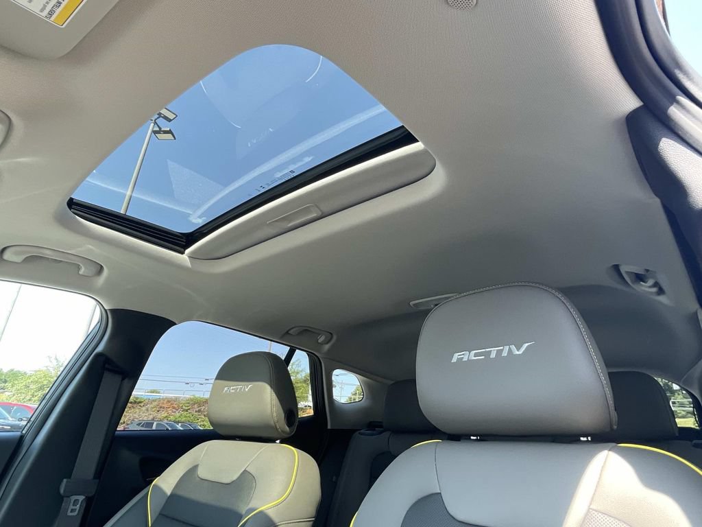 New 2026 Chevrolet Trax ACTIV w/ Sunroof Package FWD image 16