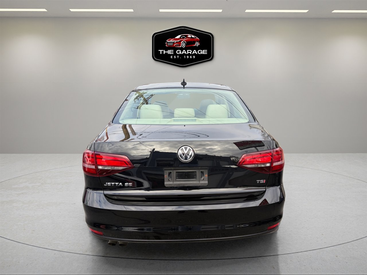 Used 2017 Volkswagen Jetta SE image 4