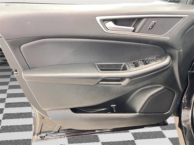 Used 2023 Ford Edge SEL image 16