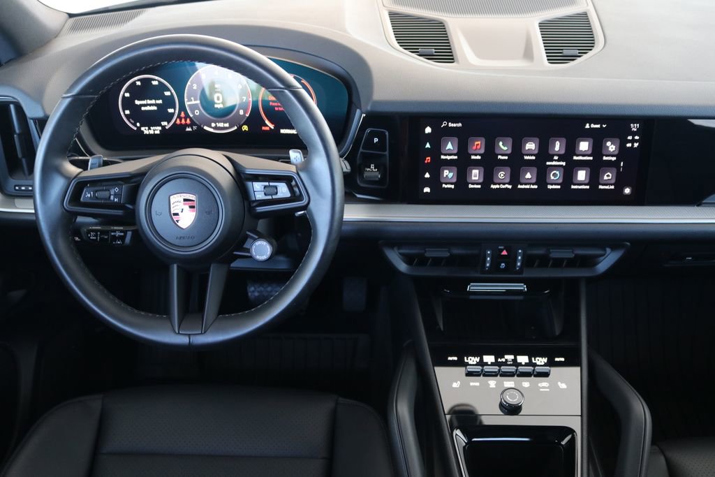 Used 2024 Porsche Cayenne image 22