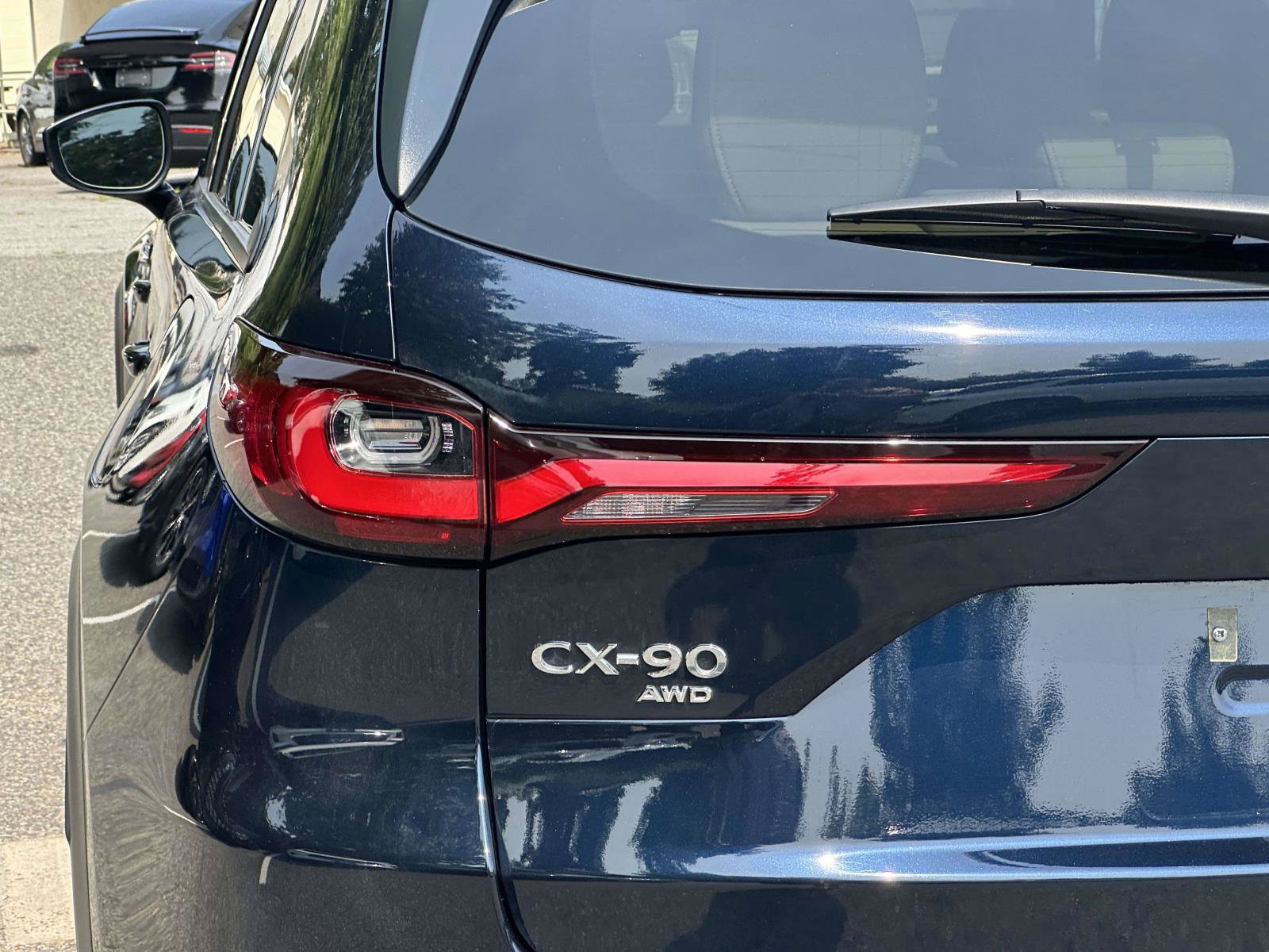 Used 2025 MAZDA CX-90 Plug-In Hybrid w/ Preferred AWD/4WD image 12