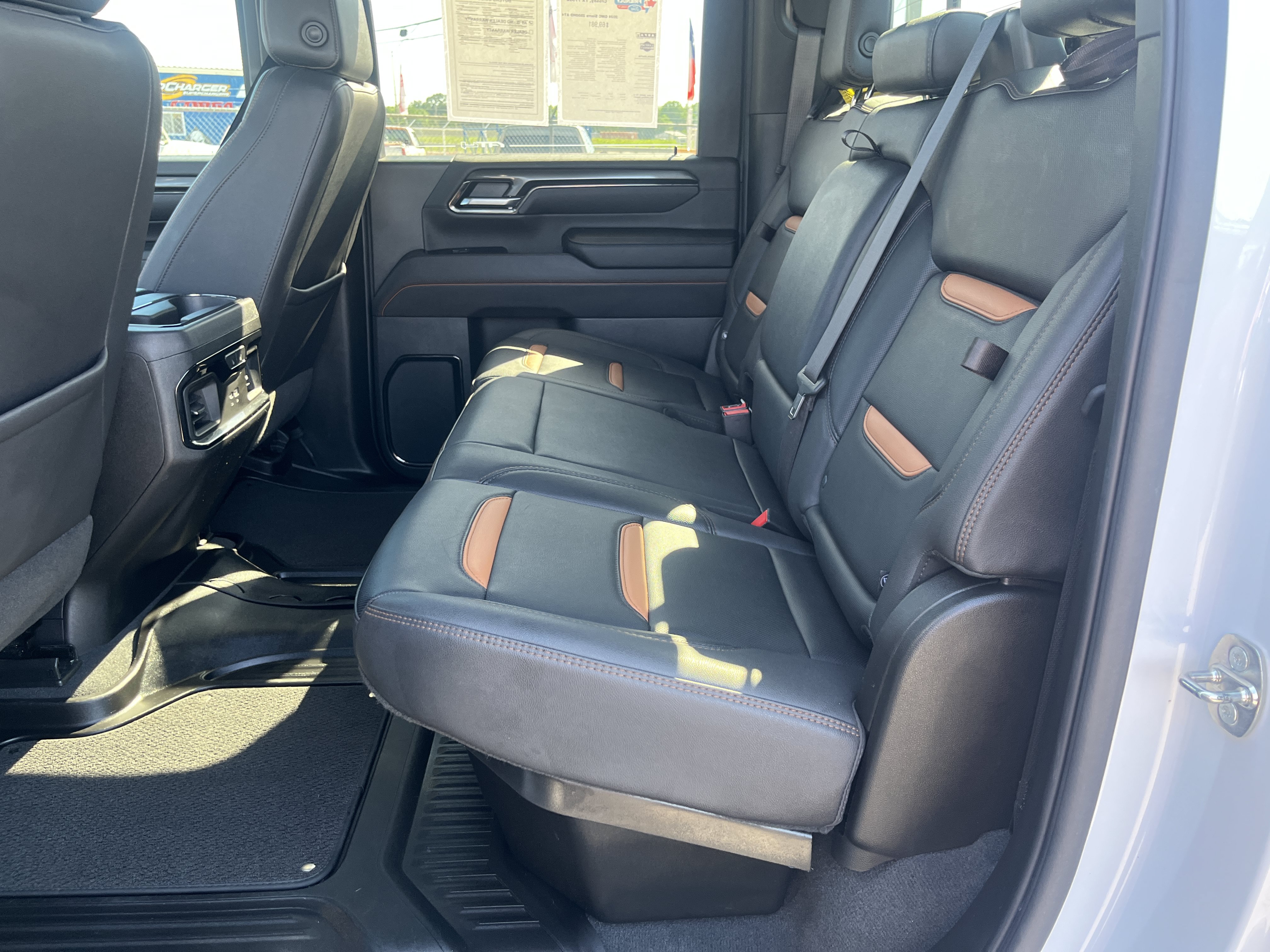 Used 2024 GMC Sierra 2500 AT4 w/ AT4 Premium Plus Package AWD/4WD image 32