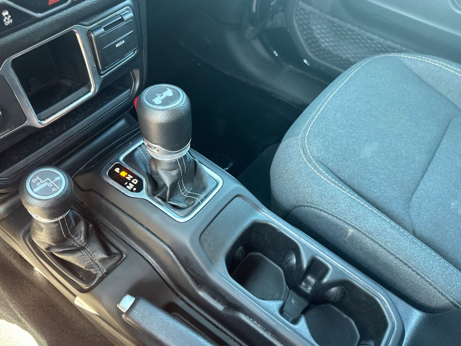 Used 2024 Jeep Wrangler Sport image 29