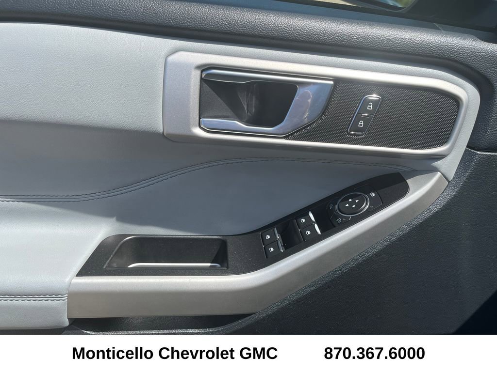 Used 2022 Ford Explorer XLT w/ Equipment Group 202A image 11
