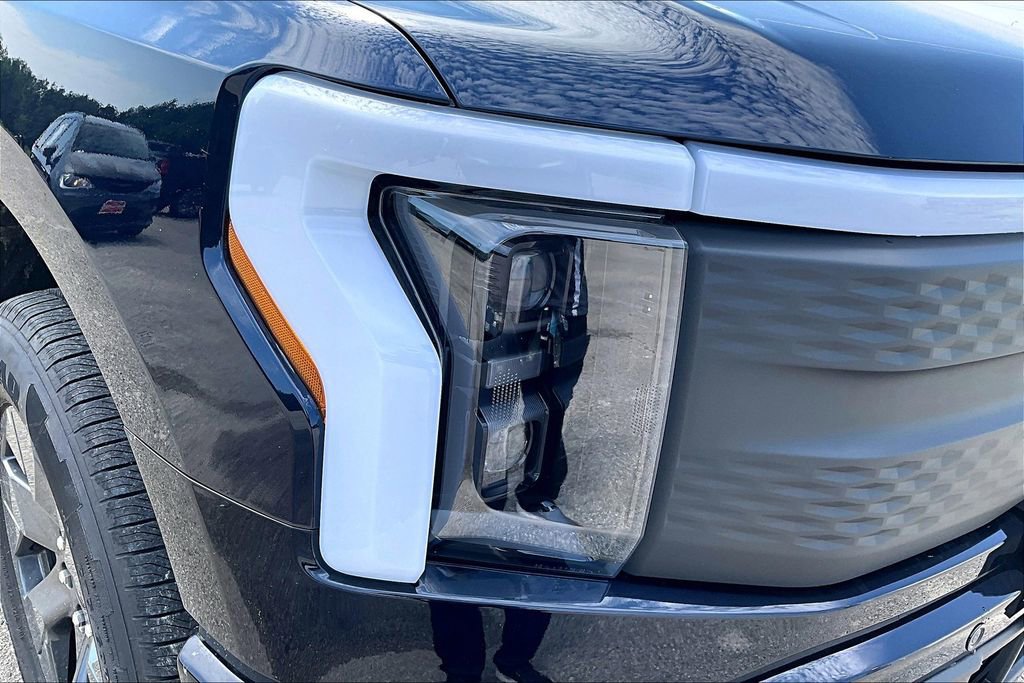 New 2025 Ford F150 Lightning Flash AWD/4WD image 16