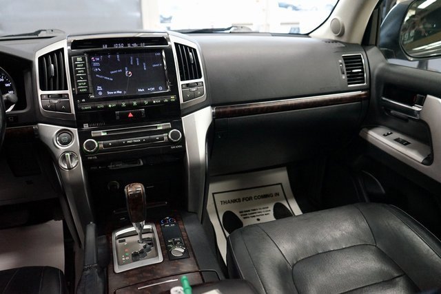 Used 2013 Toyota Land Cruiser image 14