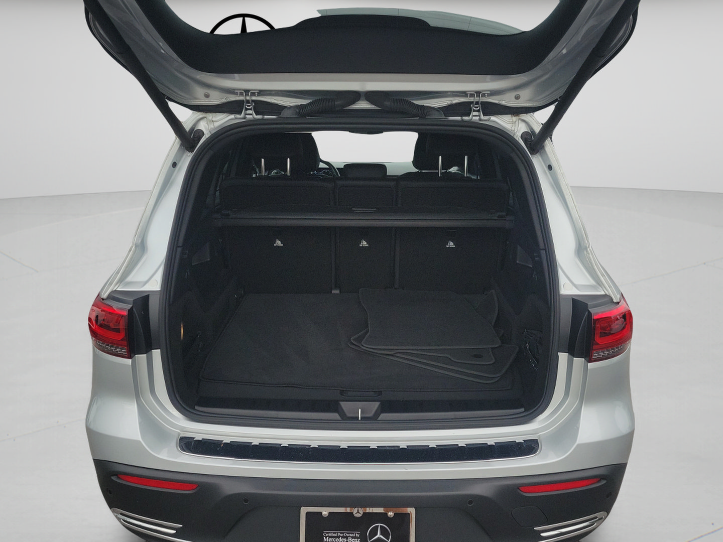 Certified 2023 Mercedes-Benz EQB 300 4MATIC image 5