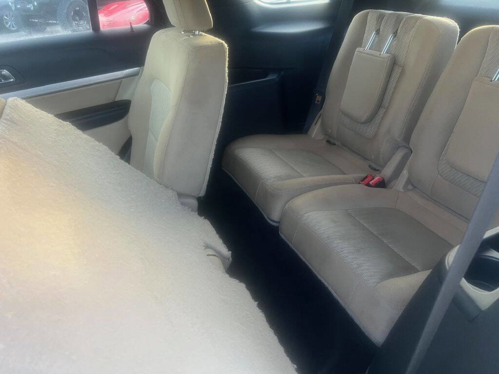 Used 2017 Ford Explorer FWD image 13