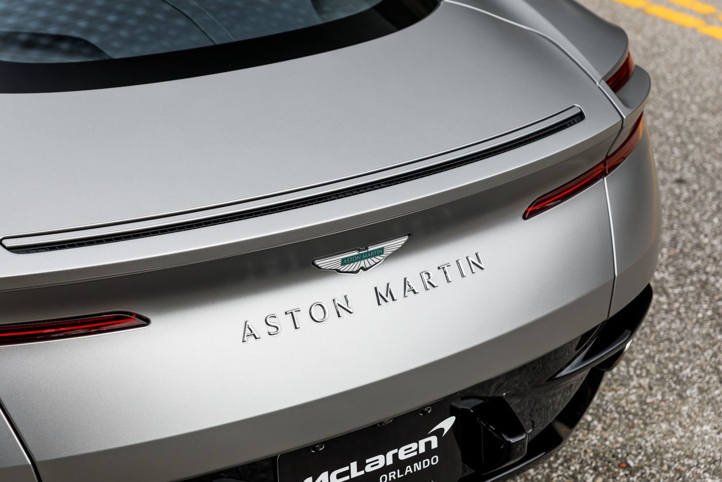 Used 2024 Aston Martin DB12 Coupe RWD image 12