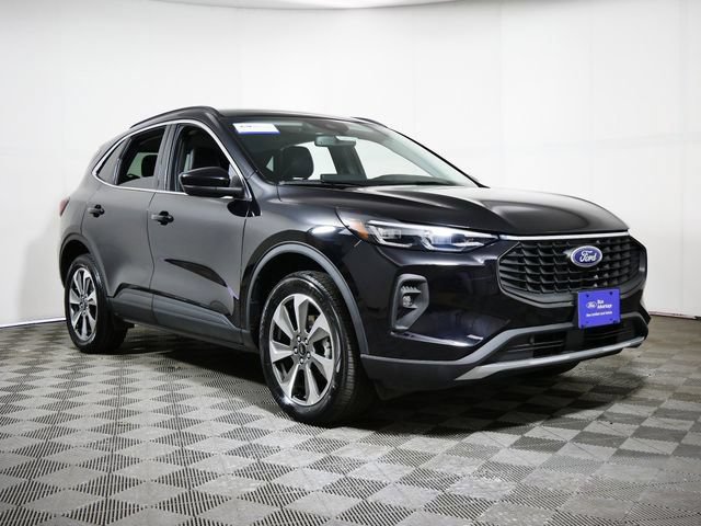 Certified 2025 Ford Escape Platinum AWD/4WD image 1