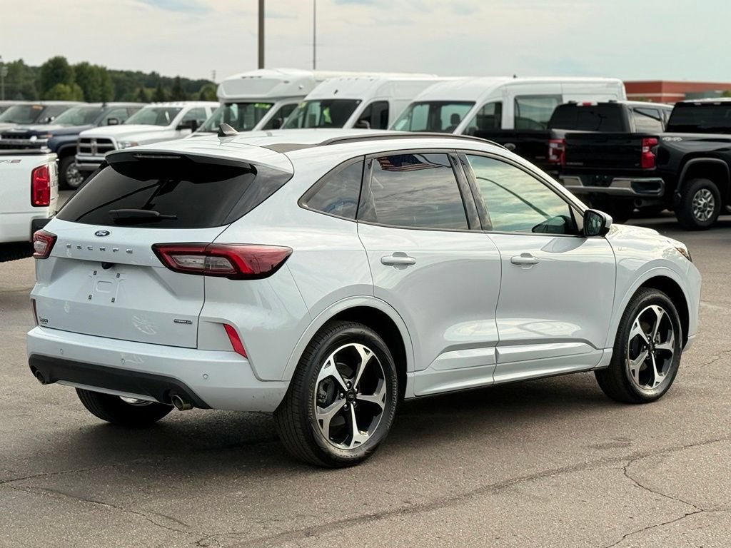 Used 2025 Ford Escape ST-Line Elite w/ Premium Technology Package AWD/4WD image 31