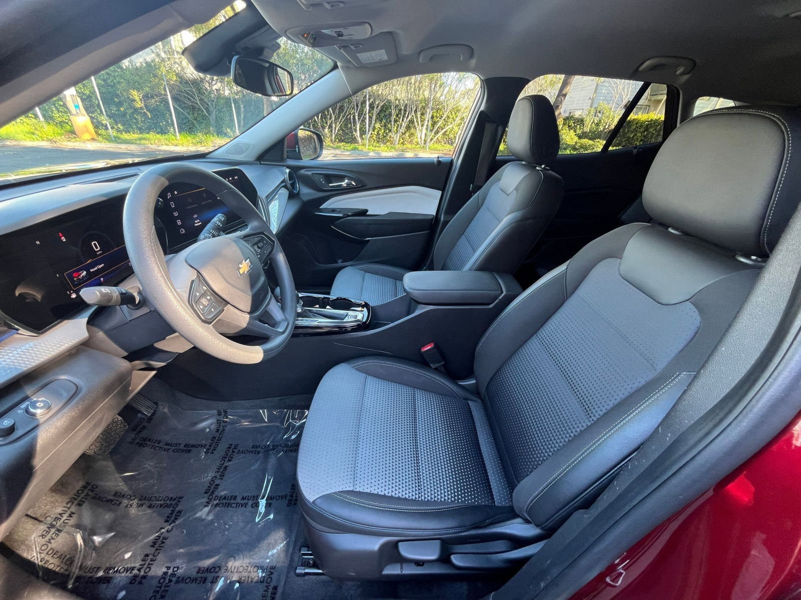 Used 2025 Chevrolet Trax LT image 24