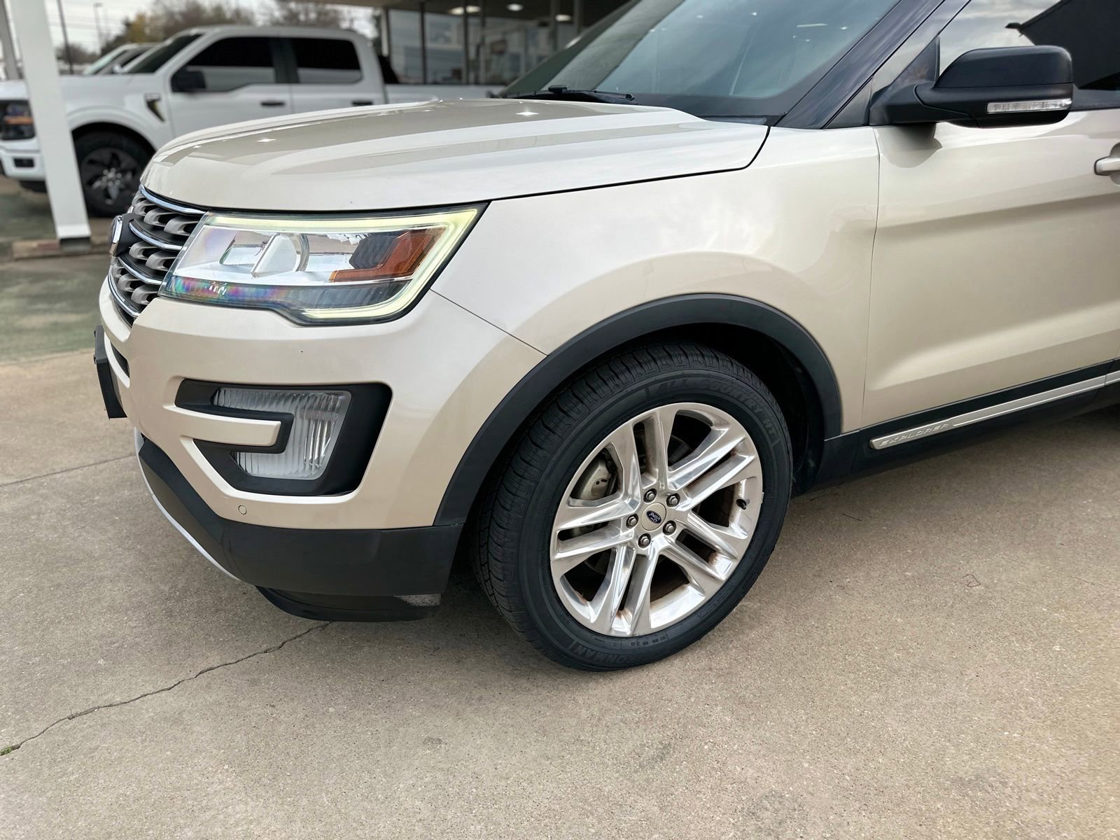 Used 2017 Ford Explorer XLT w/ Equipment Group 202A image 14