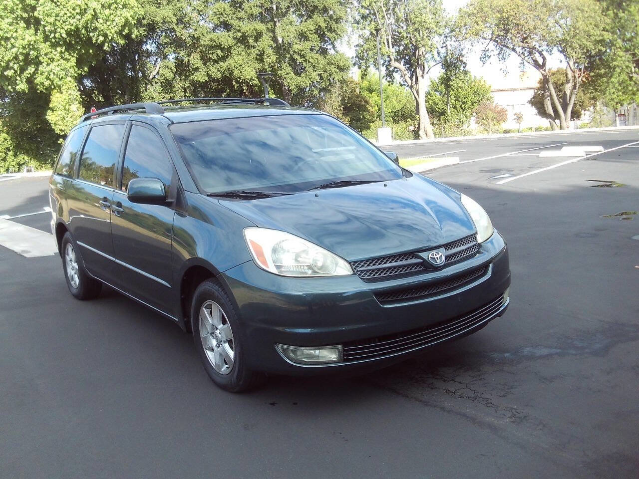 Used 2004 Toyota Sienna XLE image 8