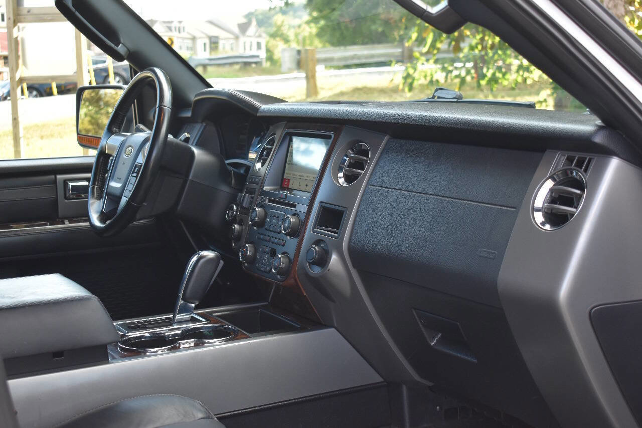 Used 2016 Ford Expedition EL Platinum image 17