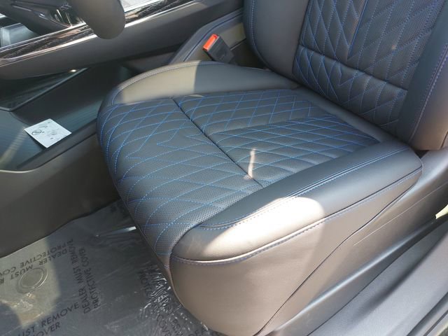 Used 2026 Cadillac Escalade IQ Sport 1 w/ LPO, ONYX Package AWD/4WD image 35