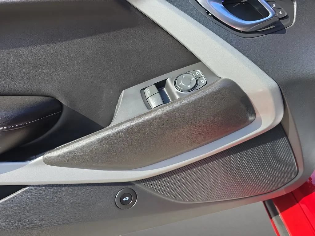 Used 2022 Chevrolet Camaro LT RWD image 11
