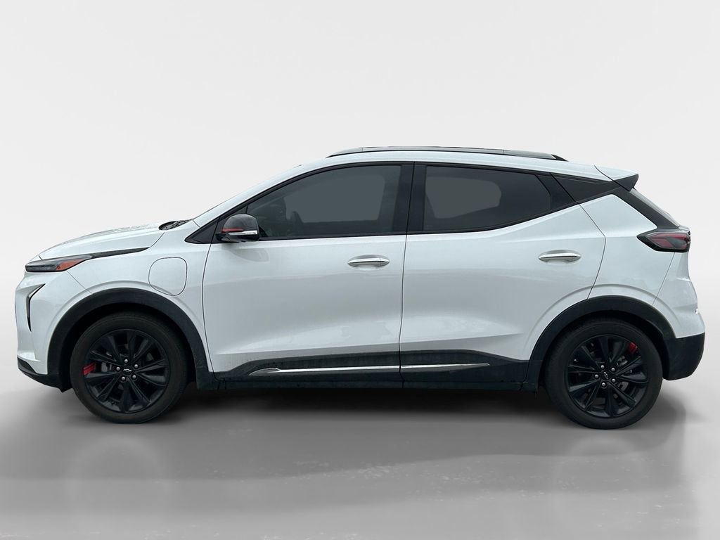 Used 2023 Chevrolet Bolt EUV Premier w/ Sun & Sound Package FWD image 2
