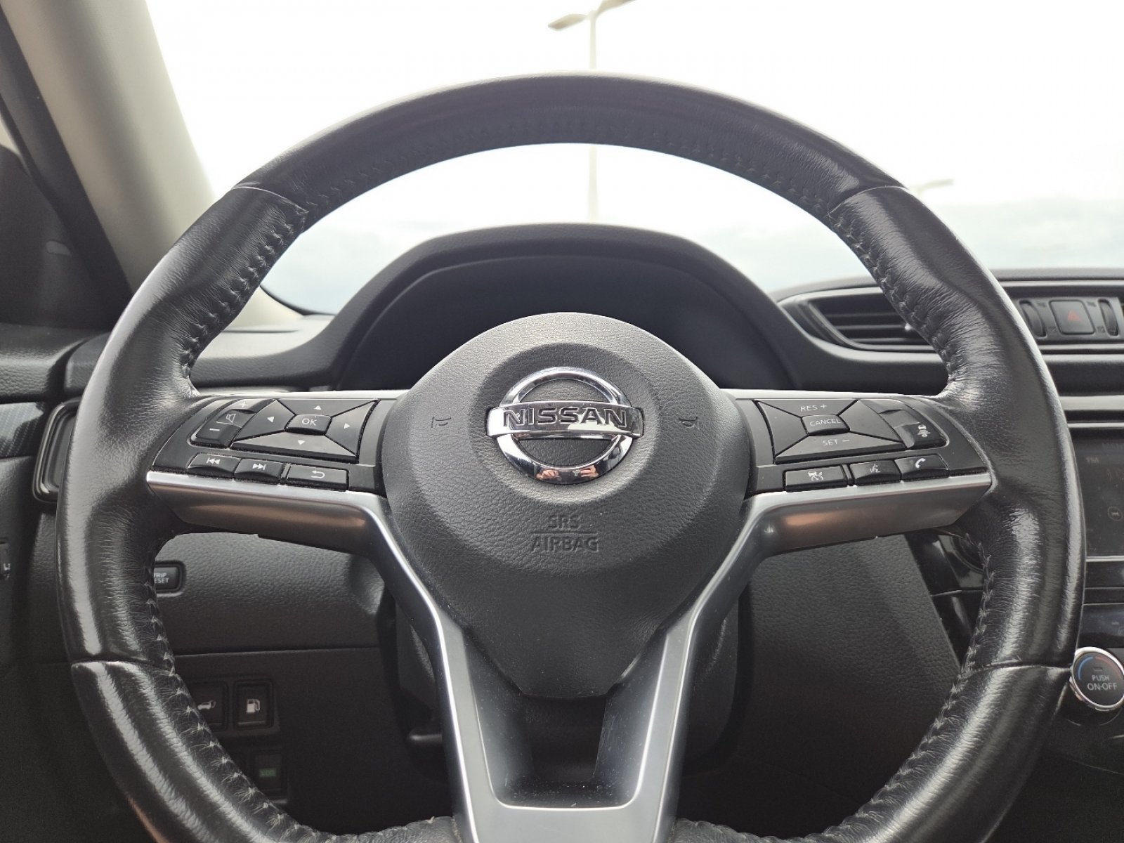 Used 2018 Nissan Rogue SL w/ Premium Package AWD/4WD image 27