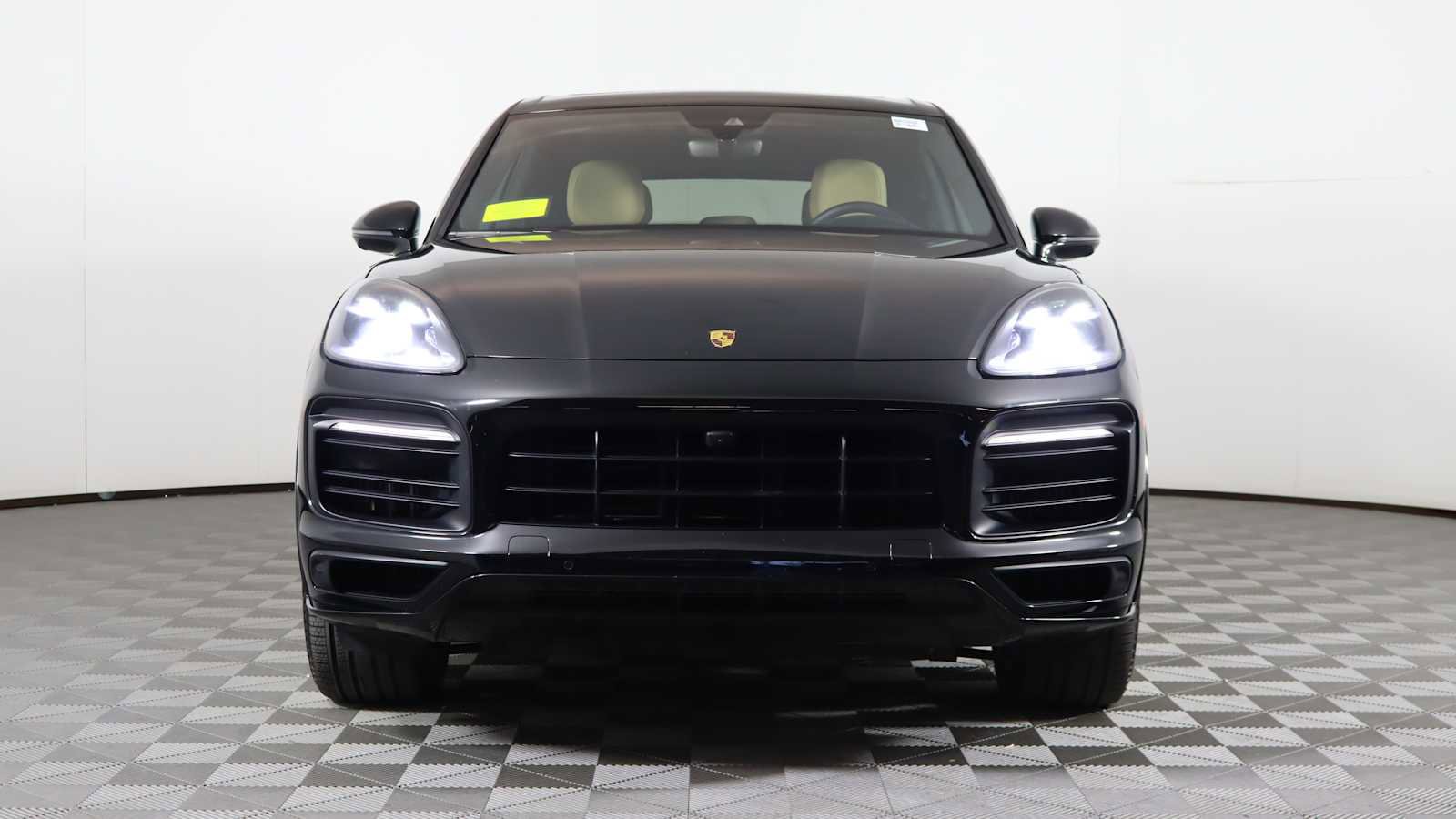 Used 2023 Porsche Cayenne GTS image 2