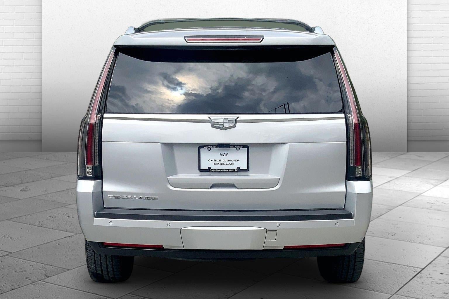 Used 2019 Cadillac Escalade Premium Luxury AWD/4WD image 3